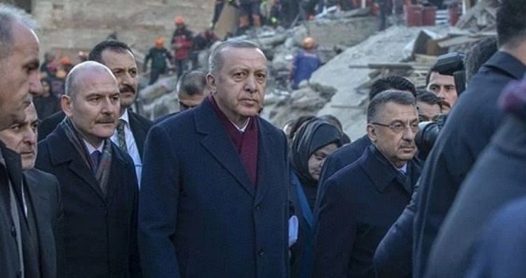 Cumhurbaşkanı Erdoğan deprem bölgesindeki 'hakaret' şikayetlerinden vazgeçti